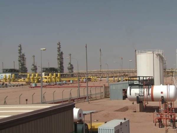GR5 pipeline compression station in Hassi R'Mel.