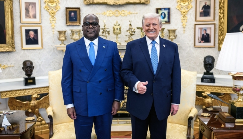 Félix Tshisekedi and Donald Trump in the White House's Oval Office after signing a partnership deal between the two countries in Washington, on 4 December 2025.