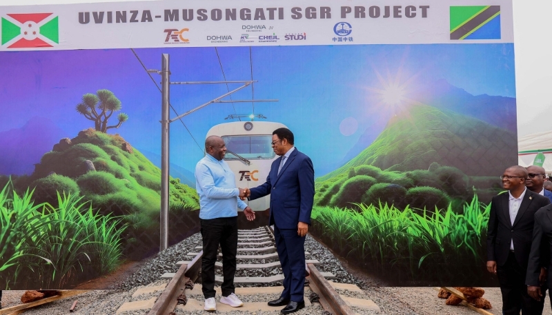 Évariste Ndayishimiye (l) and Kassim Majaliwa (r), then Tanzanian prime minister, inaugurate the Uvinza-Musongati railway worksite in Musongati, Burundi on 16 August 2025.