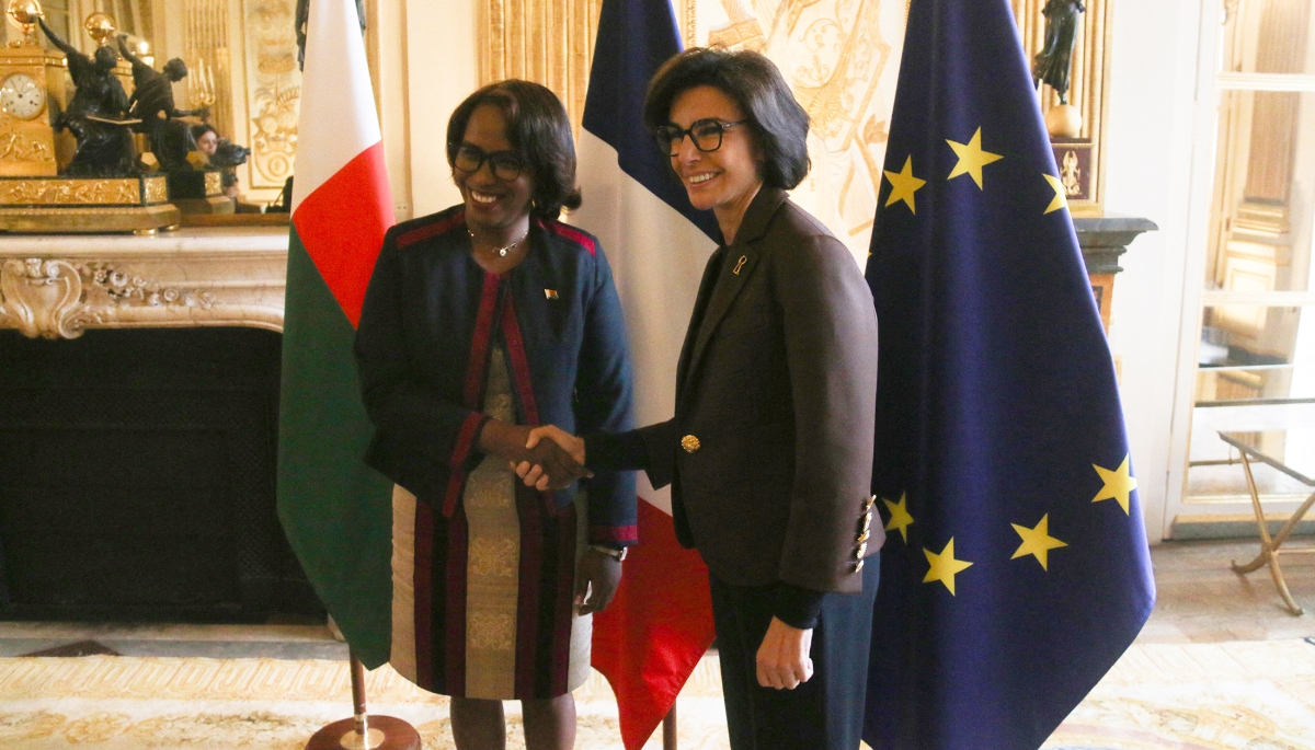 Madagascan Culture Minister Volamiranty Donna Mara and her French Counterpart Rachida Dati in Paris, 3 October 2024.