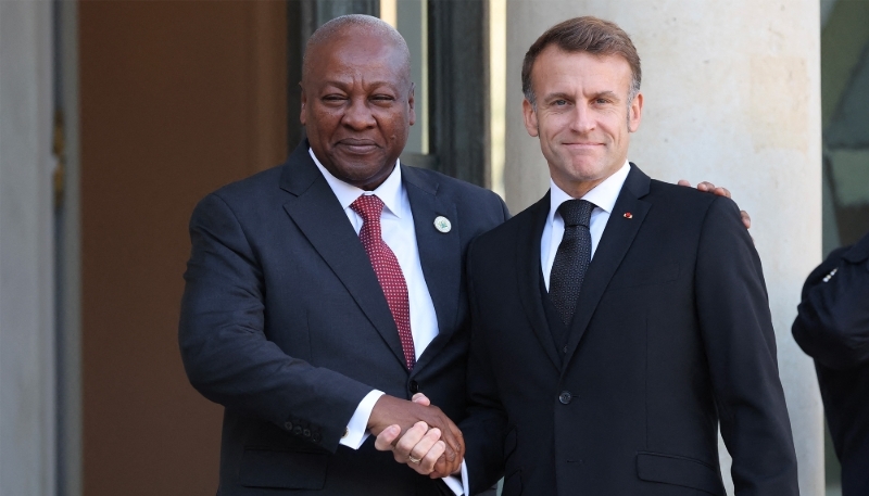 Ghanaian President John Dramani Mahama and his French counterpart Emmanuel Macron in Paris on 30 October 2025.