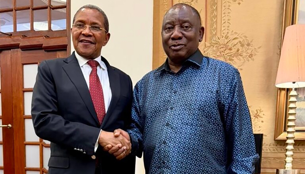 South African President Cyril Ramaphosa with the AU special envoy for the Horn of Africa and ex-Tanzanian president, Jakaya Kikwete, in Pretoria, on 29 March 2026.