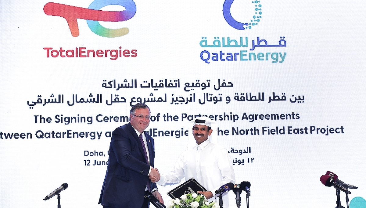 CEO of TotalEnergies, Patrick Pouyanné, and his counterpart at QatarEnergy, Qatari Energy Minister Saad Sherida Al Kaabi, in Doha in June 2022.